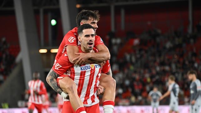 El Almería reina en el caos y se pone a un punto de liderato